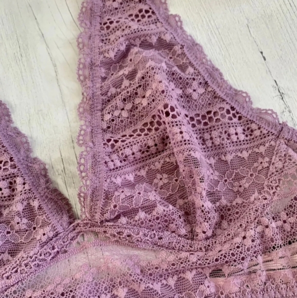Victoria Secret- Lilac Purple Lace Halter Bralette-XS - Picture 7 of 7